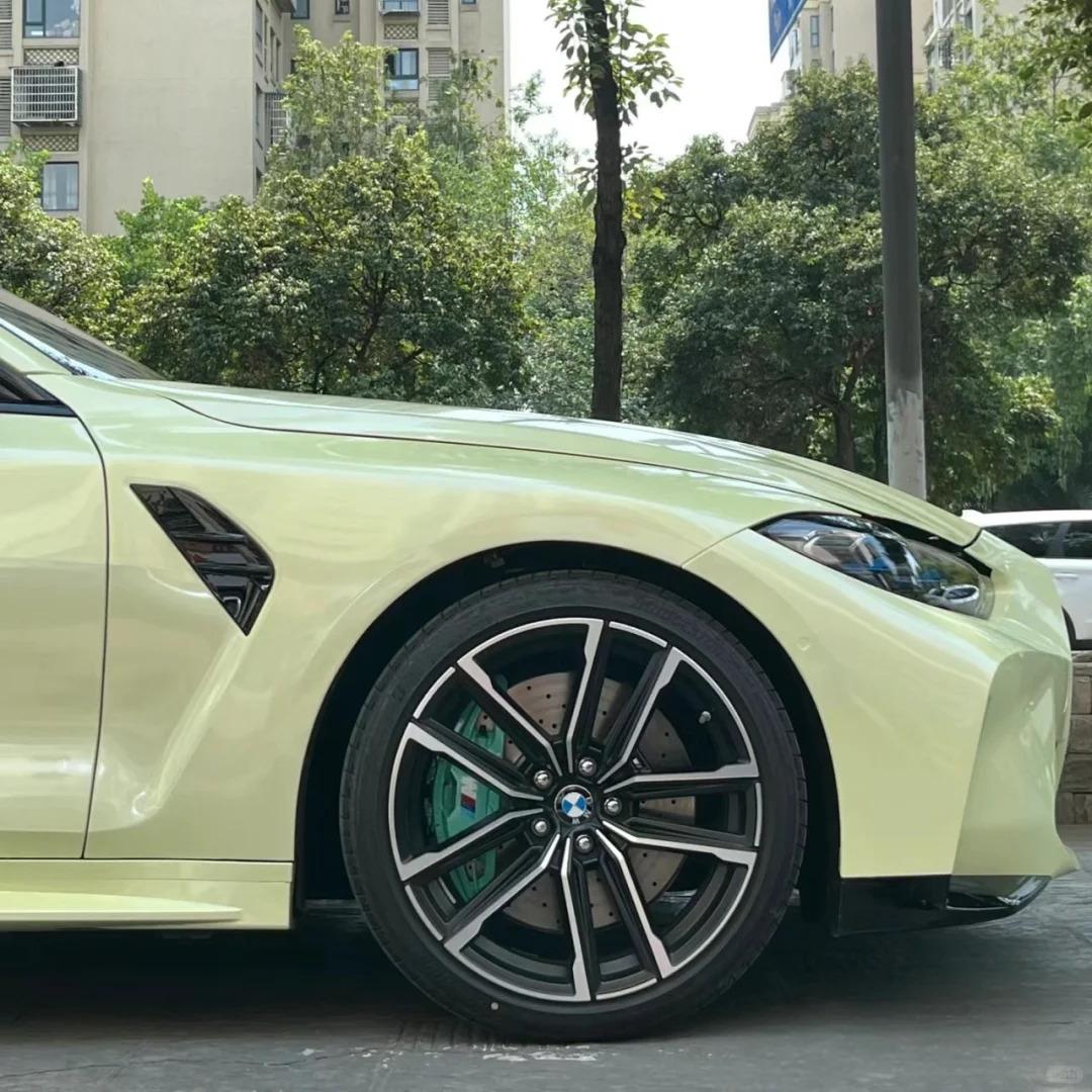 Gloss Chanel Yellow Car Vinyl Wrap BMW PET