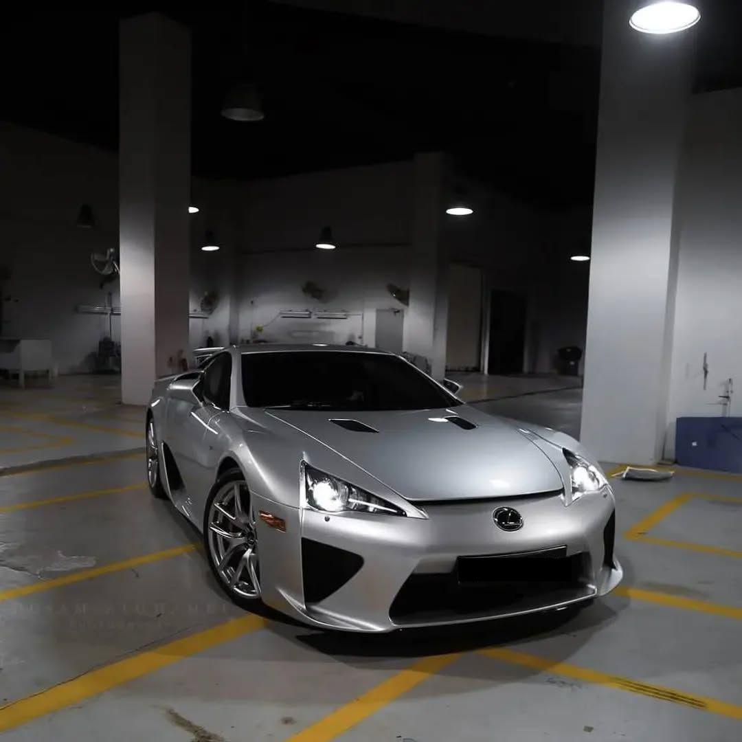 Bright Gloss Metallic Ice Silver Car Vinyl Wrap