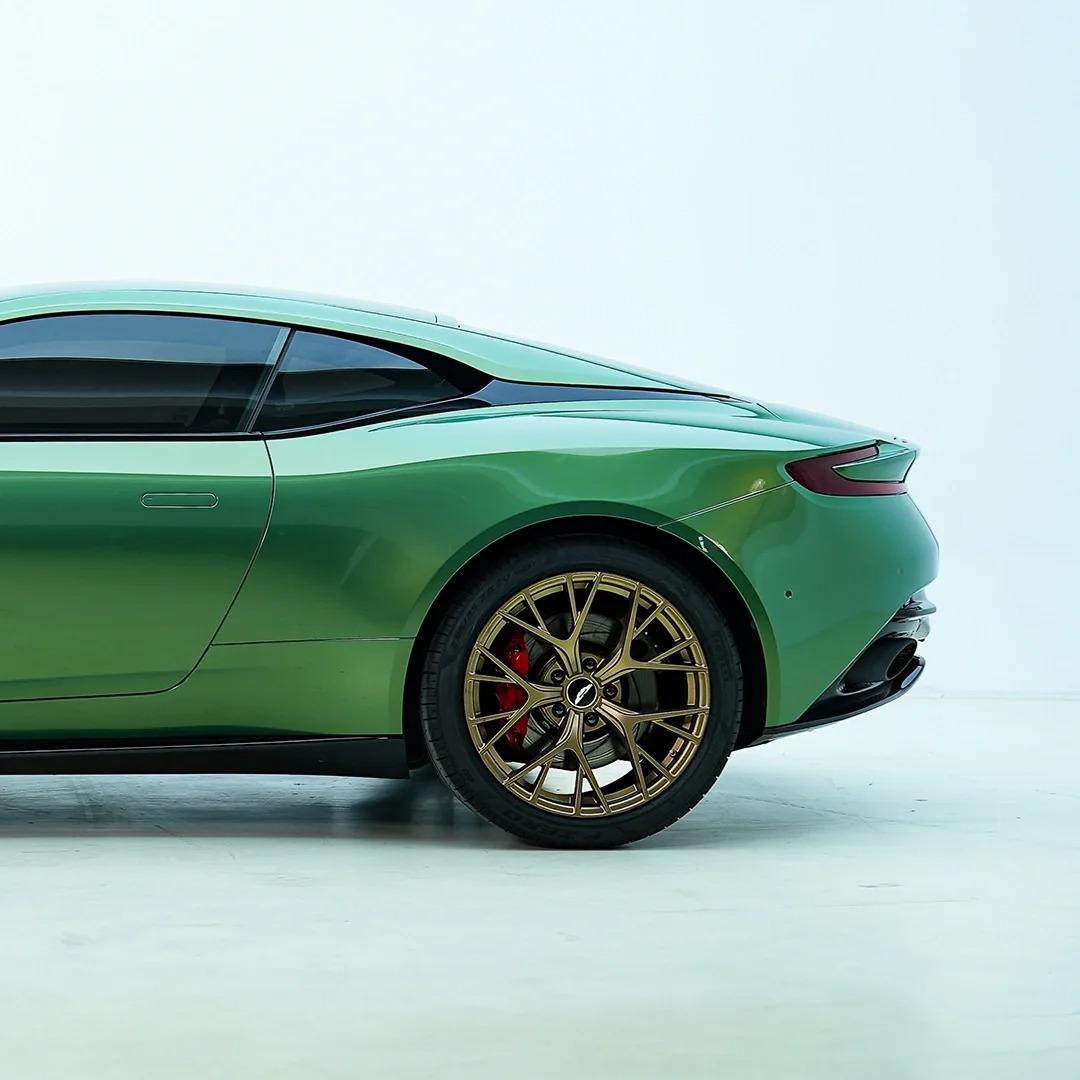 Gloss Metallic Iridescent Emerald Green Car Vinyl Wrap
